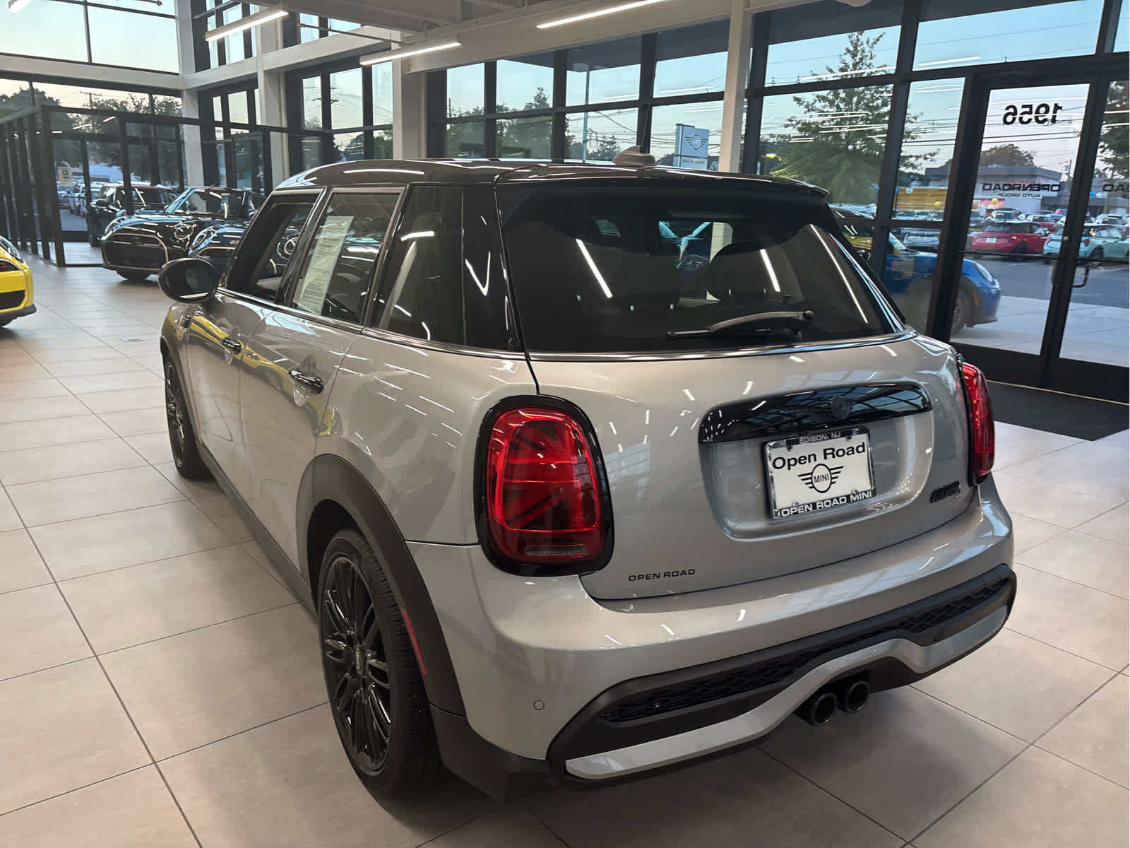 Used 2024 MINI Cooper S FWD image 7