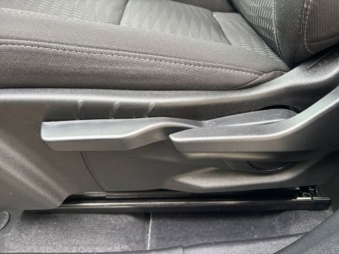 Used 2025 Chevrolet Equinox LT image 23