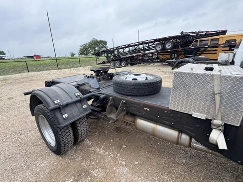 Used 2022 RAM 5500 Tradesman w/ Chrome Appearance Group AWD/4WD image 4
