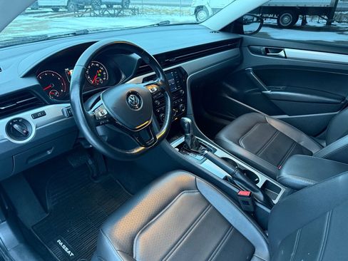 Used 2020 Volkswagen Passat 2.0T SE w/ Sunroof Package image 11