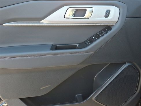 New 2026 Ford Explorer Active image 8