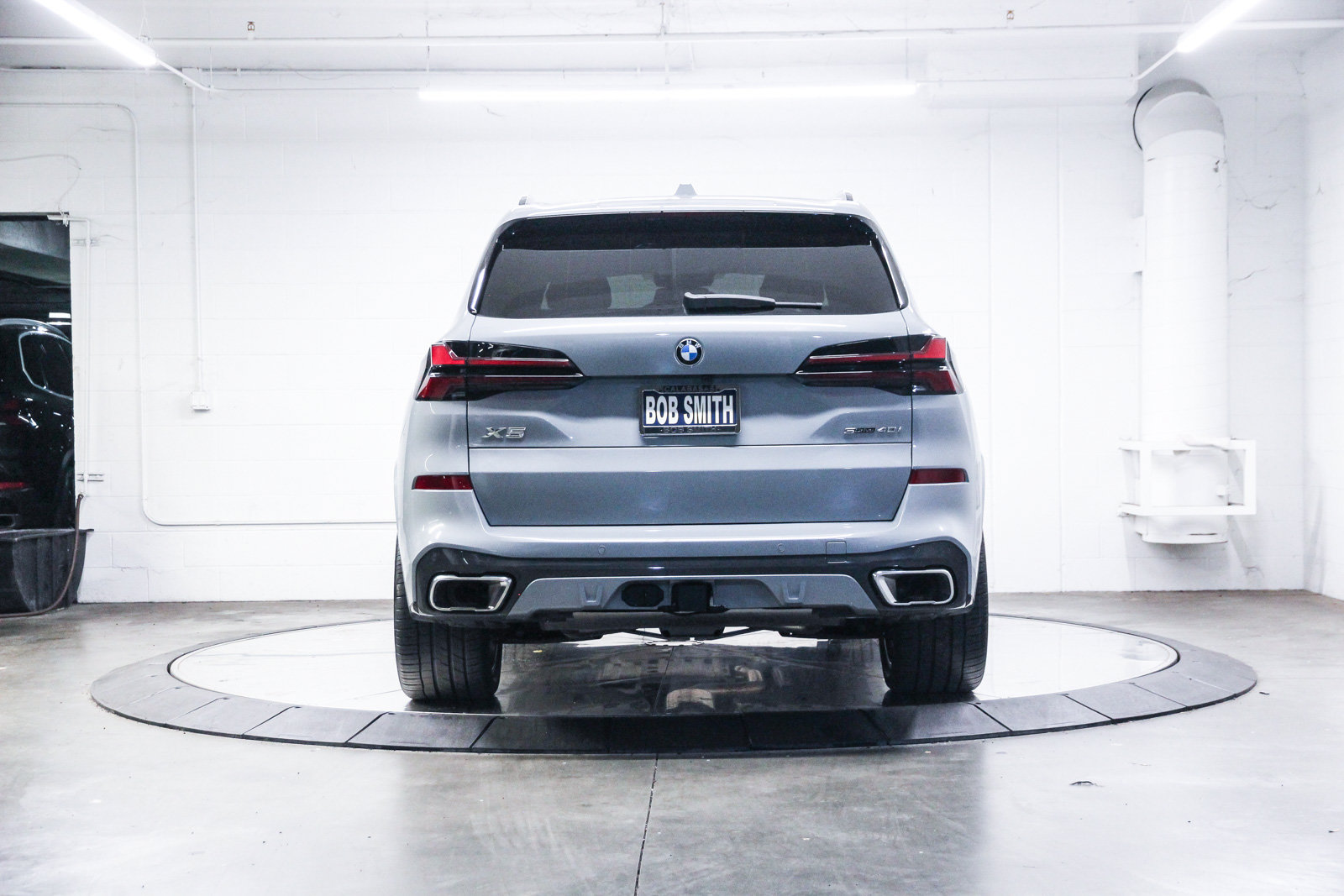Certified 2024 BMW X5 sDrive40i w/ M Sport Package RWD image 5