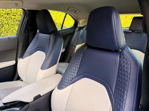 Certified 2021 Lexus UX 250h image 11