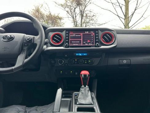 Used 2023 Toyota Tacoma TRD Sport w/ Technology Package AWD/4WD image 17