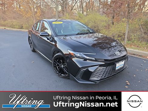 Used 2025 Toyota Camry LE image 1