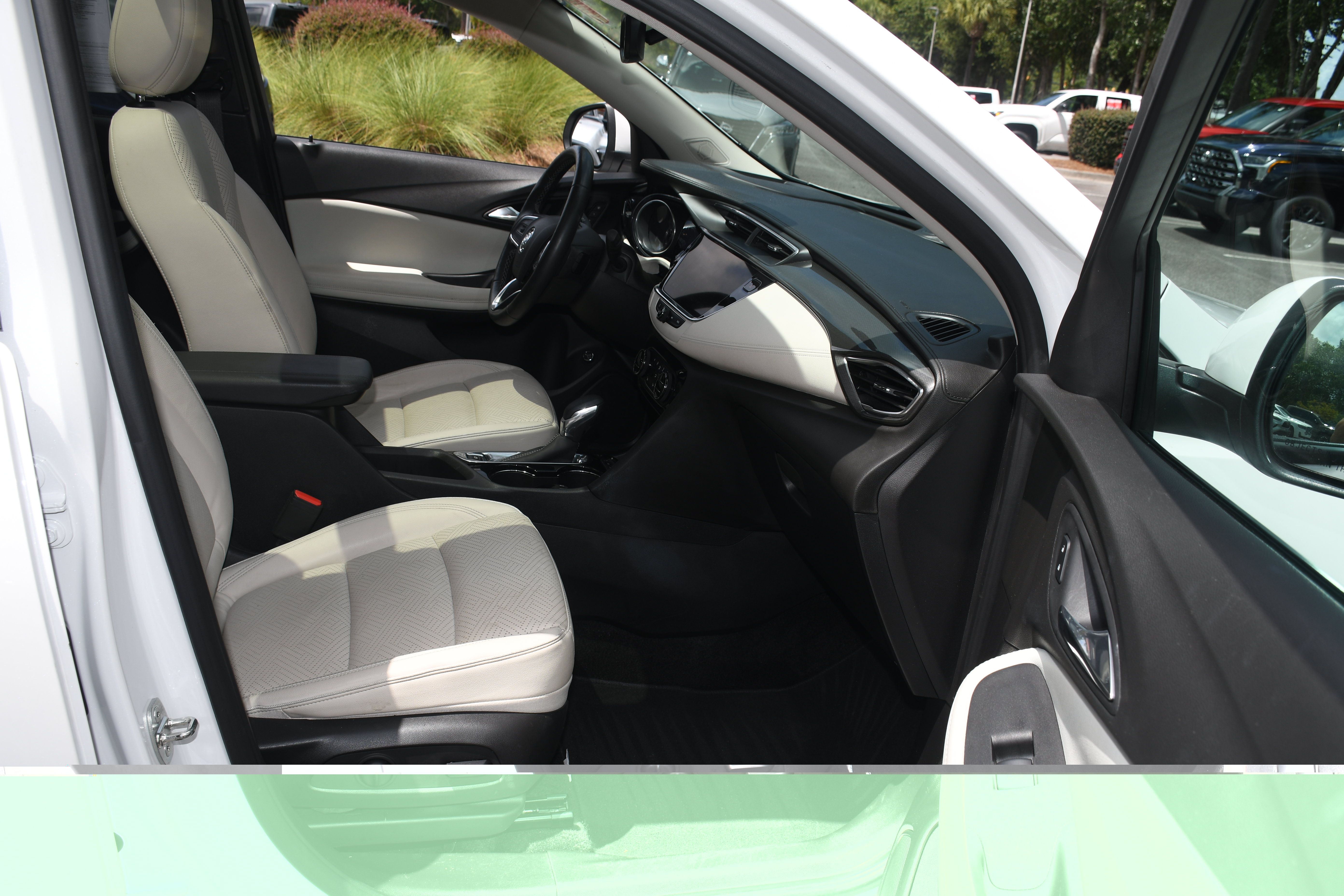 Used 2021 Buick Encore GX Essence w/ Advanced Technology Package AWD/4WD image 22