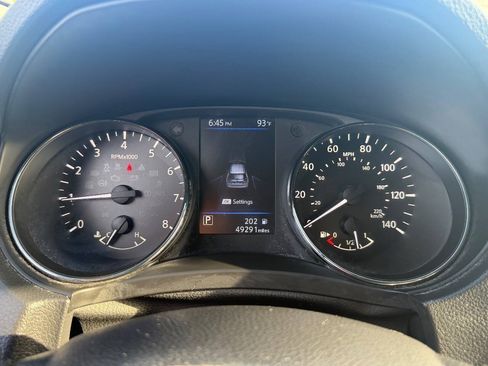 Used 2020 Nissan Rogue SV AWD/4WD image 12