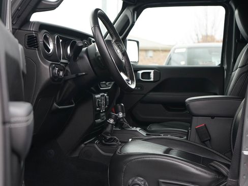 Used 2022 Jeep Wrangler Unlimited Sahara w/ Cold Weather Group image 13