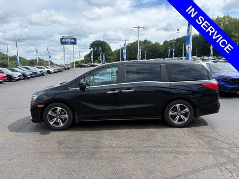 Used 2018 Honda Odyssey Touring image 3