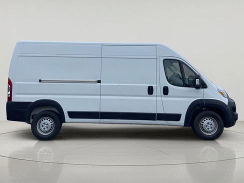 Used 2025 RAM ProMaster 2500 w/ Convenience Group FWD image 3