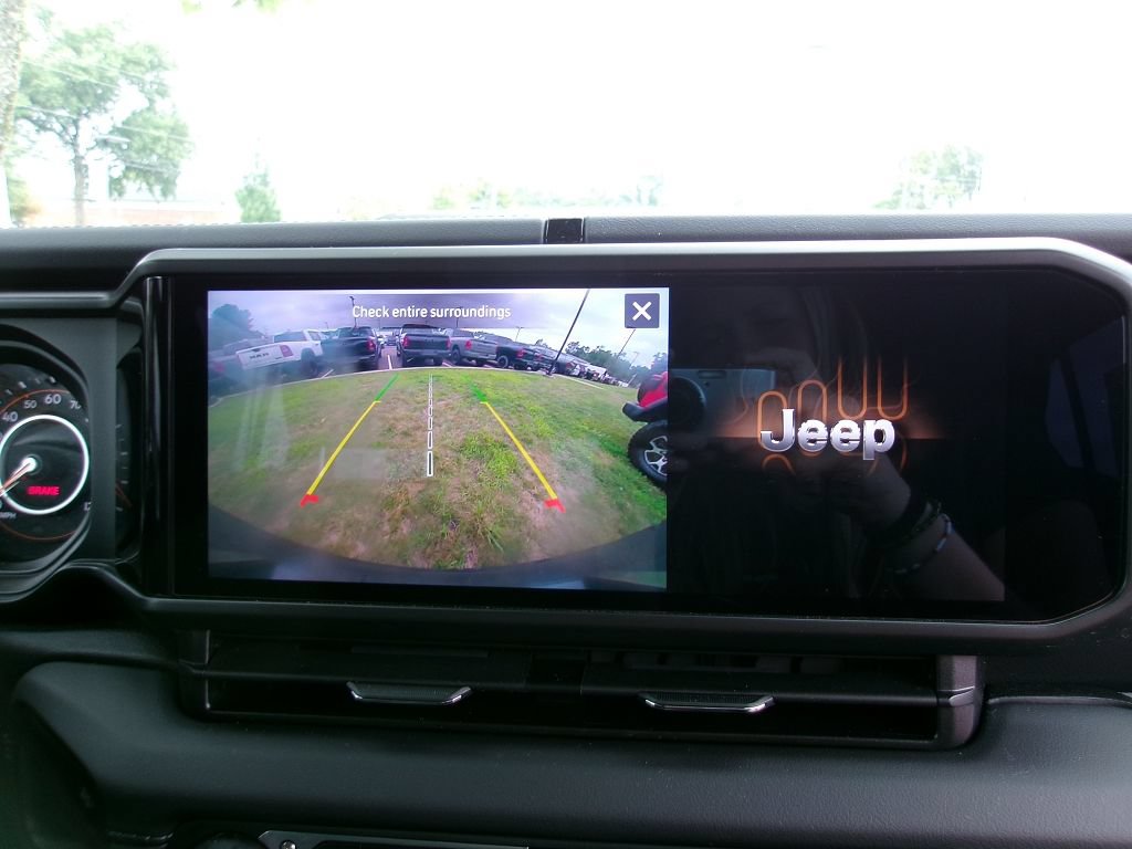 Certified 2024 Jeep Wrangler Unlimited Sahara AWD/4WD image 23