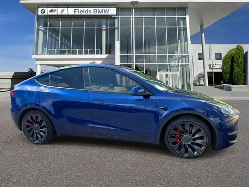 Used 2024 Tesla Model Y Performance AWD/4WD image 1