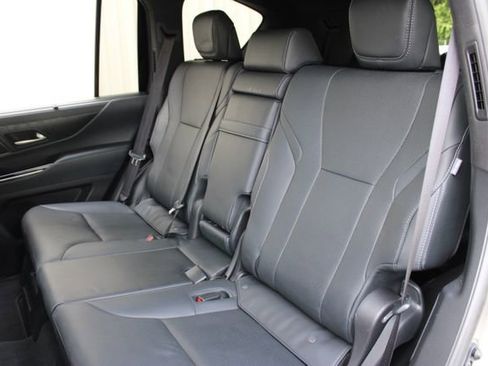 Used 2024 Lexus LX 600 4WD w/ Appearance Package image 13