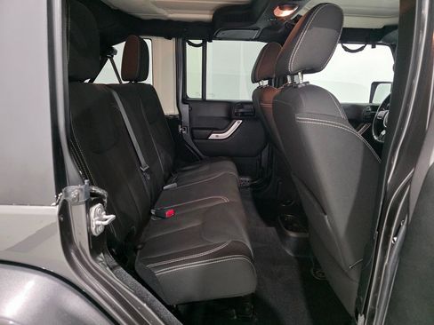 Used 2016 Jeep Wrangler Unlimited Sahara w/ Dual Top Group image 19