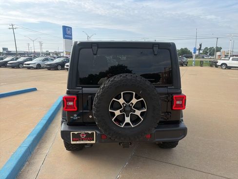 Used 2018 Jeep Wrangler Unlimited Sport S AWD/4WD image 12