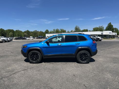 Used 2021 Jeep Cherokee Trailhawk w/ Sun, Sound & Nav Group AWD/4WD image 7