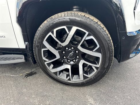 New 2024 Chevrolet Silverado EV RST image 13