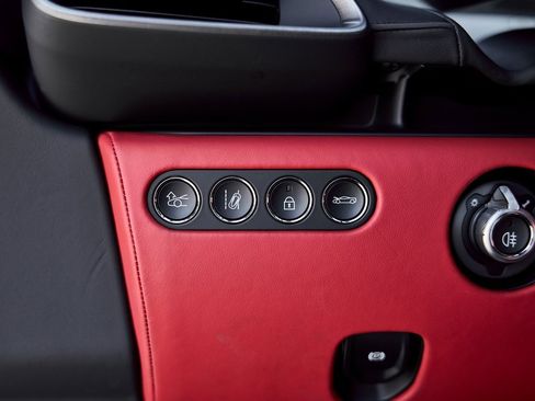 Used 2025 McLaren Artura Spider image 46