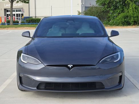 Used 2022 Tesla Model S Plaid image 9