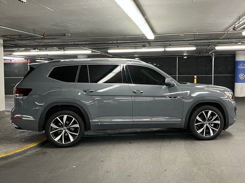 Used 2025 Volkswagen Atlas SEL Premium R-Line image 42