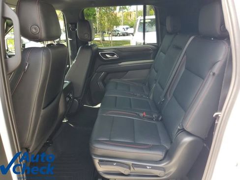 Used 2023 Chevrolet Suburban LS RWD image 11