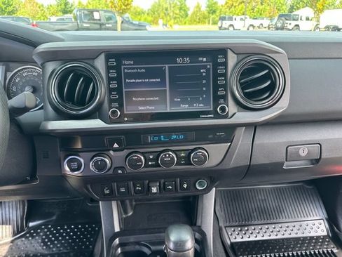 Used 2021 Toyota Tacoma TRD Off-Road w/ Technology Package AWD/4WD image 28