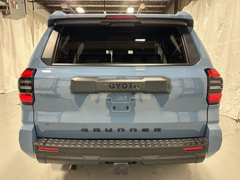 Used 2025 Toyota 4Runner SR5 image 6