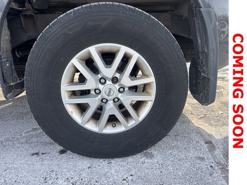 Used 2014 Nissan Frontier SV image 3