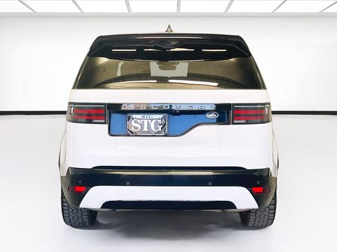 Used 2023 Land Rover Discovery S R-Dynamic image 5