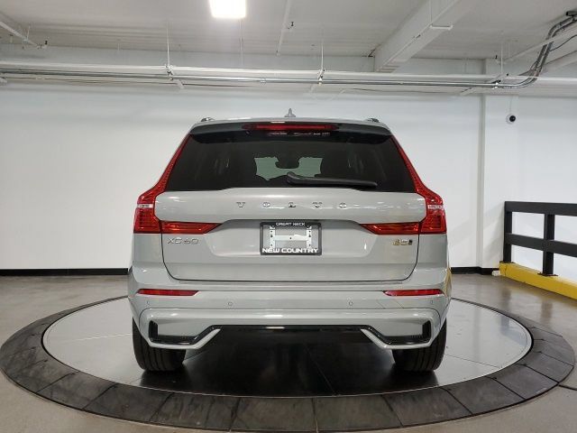 Used 2025 Volvo XC60 B5 Plus w/ Protection Package Premier AWD/4WD image 8