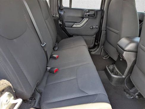Used 2017 Jeep Wrangler Unlimited Sport w/ Connectivity Group AWD/4WD image 28