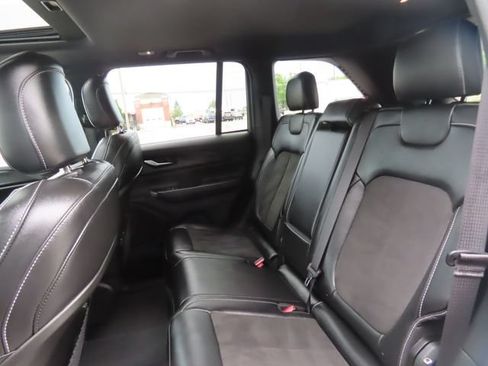 Used 2023 Jeep Grand Cherokee Altitude AWD/4WD image 22