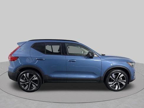 Used 2024 Volvo XC40 B5 Plus w/ Protection Package Premier AWD/4WD image 37