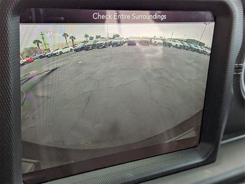 Used 2018 Jeep Wrangler Unlimited Sahara image 13