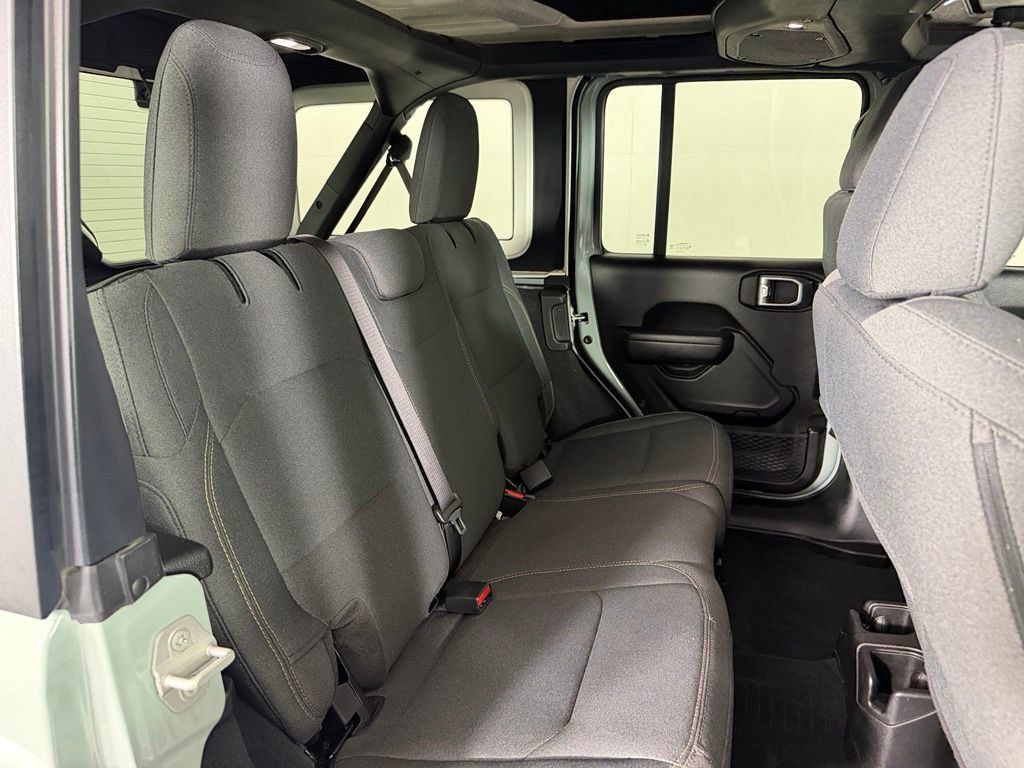 Used 2024 Jeep Wrangler Unlimited Sport AWD/4WD image 18
