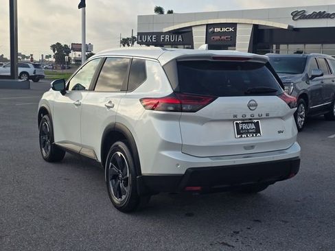 Used 2024 Nissan Rogue SV w/ SV Premium Package FWD image 8