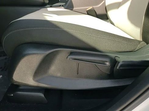 Used 2023 Honda CR-V LX image 15