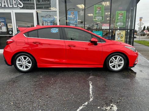 Used 2017 Chevrolet Cruze LT w/ Convenience Package image 4