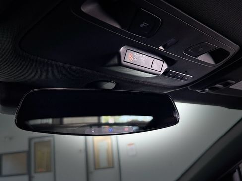 Used 2018 Chevrolet Camaro ZL1 RWD image 26