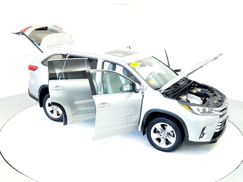 Certified 2019 Toyota Highlander Limited image 24