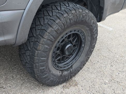 Used 2022 Ford F350 Lariat w/ Tremor Off-Road Package AWD/4WD image 10