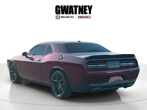 Used 2020 Dodge Challenger SXT w/ Blacktop Package RWD image 5