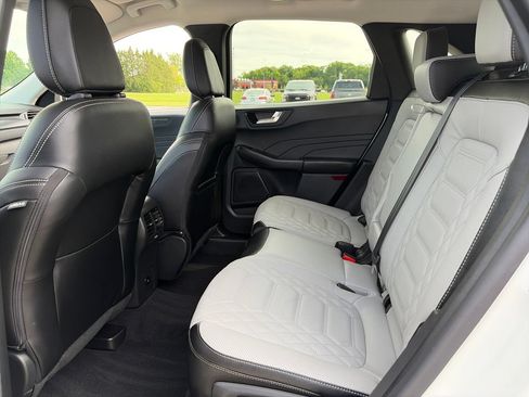 Used 2023 Ford Escape Platinum w/ Premium Technology Package AWD/4WD image 33