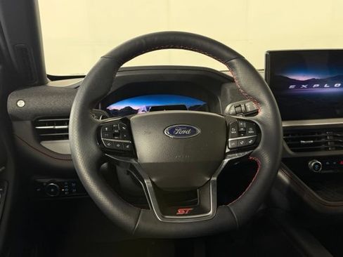 Used 2025 Ford Explorer ST AWD/4WD image 27