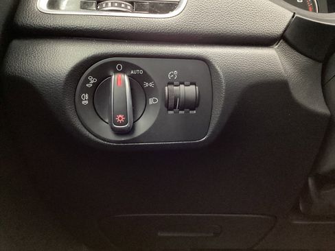 Used 2018 Audi Q3 2.0T Premium Plus w/ Premium Plus Package image 39