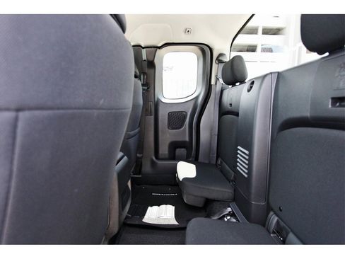 Certified 2024 Nissan Frontier SV w/ Technology Package image 10