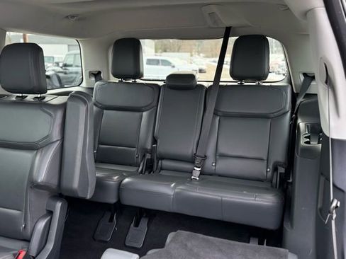 Used 2025 Ford Expedition Active image 26