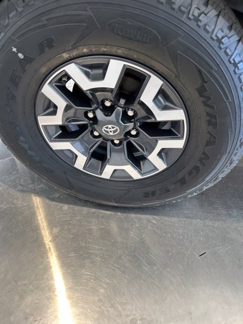 Certified 2020 Toyota Tacoma TRD Off-Road AWD/4WD image 15
