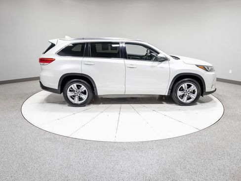 Used 2017 Toyota Highlander Limited FWD image 34