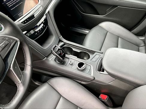 Used 2025 Cadillac XT5 Premium Luxury AWD/4WD image 18